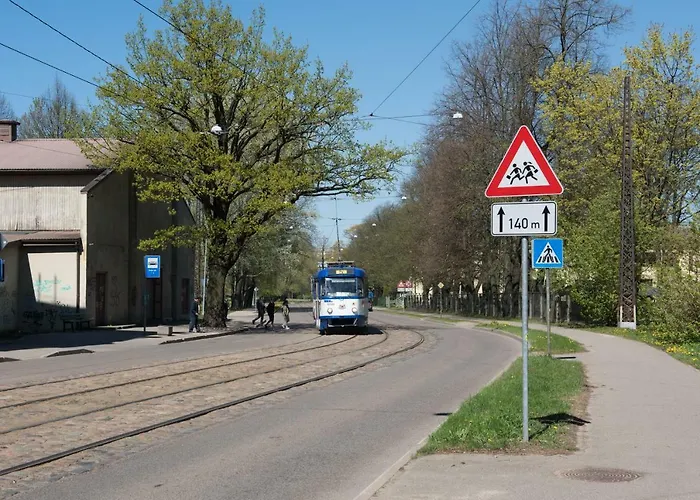 Classy In Good Neighbourhood *